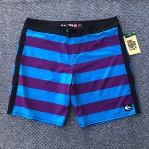 Quicksilver cypher 4 way stretch striped board shorts size 38